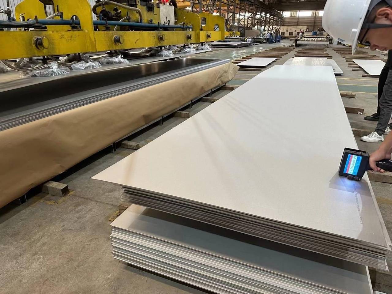 Titanium Grade 1 vs Grade 5 (TA1 vs TC4): Purity, Strength and When to Pay for the Alloy