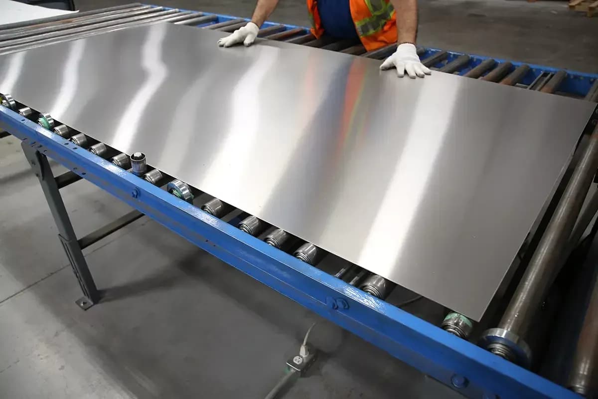 Surface Finish Guide: From 2B to No. 8 — How to Choose the Right Stainless Steel Surface